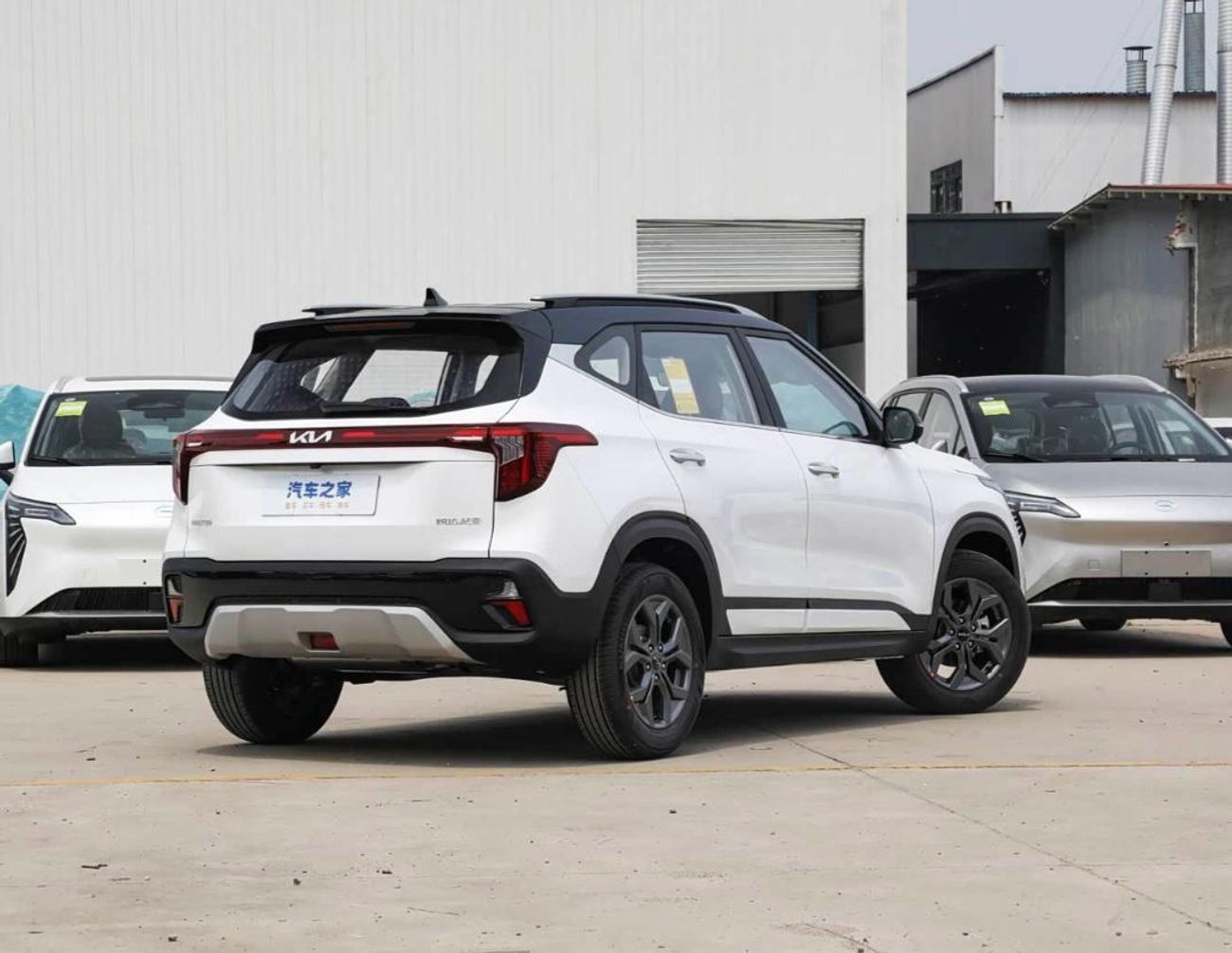 كيا سيلتوس 1.5 LUXURY-BLACK ROOF