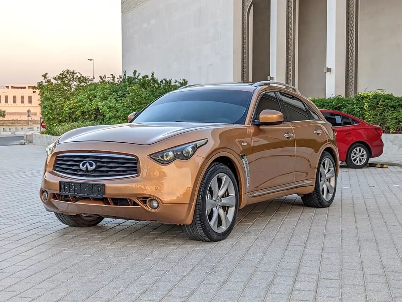إنفينيتي FX50 Sport GCC Specs Very Clean Agency Mint Condition V8 Premium Luxury SUV
