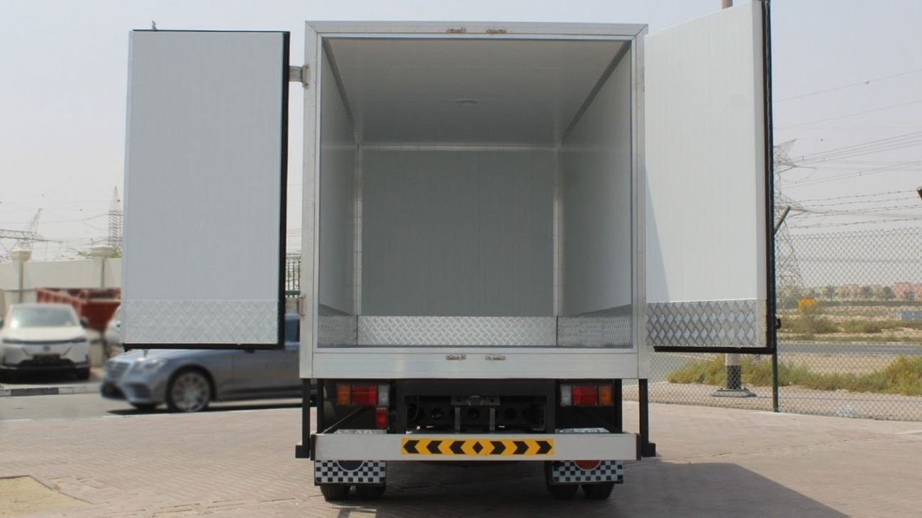 Isuzu NPR ISUZU NPR 4570 CC (4.6L) 71 INSULATED BOX VAN MT