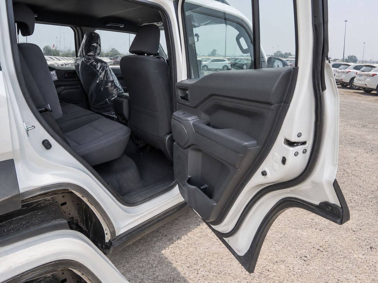 Toyota FJ Cruiser ECTAV0137 - 2027 Toyota FJ Cruiser - 2.7L Petrol Auto - White
