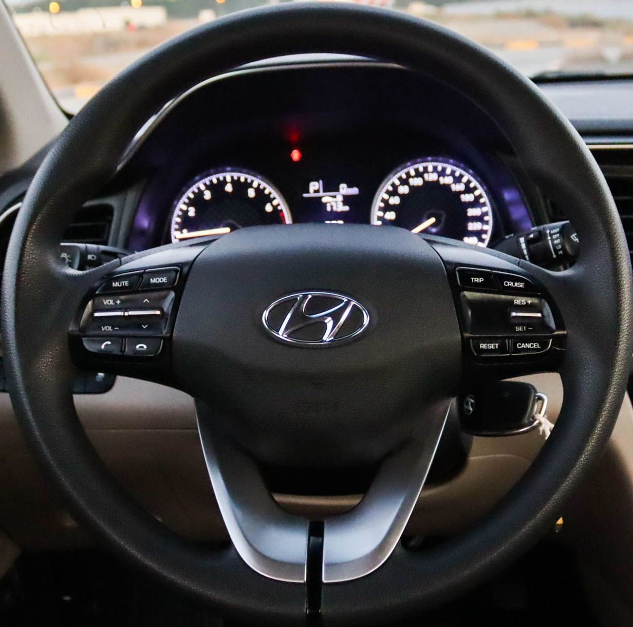 هيونداي إلانترا GL 1.6L hyundai elantra 1.6L 2019 GCC accident free in excellent condition 833 P.M