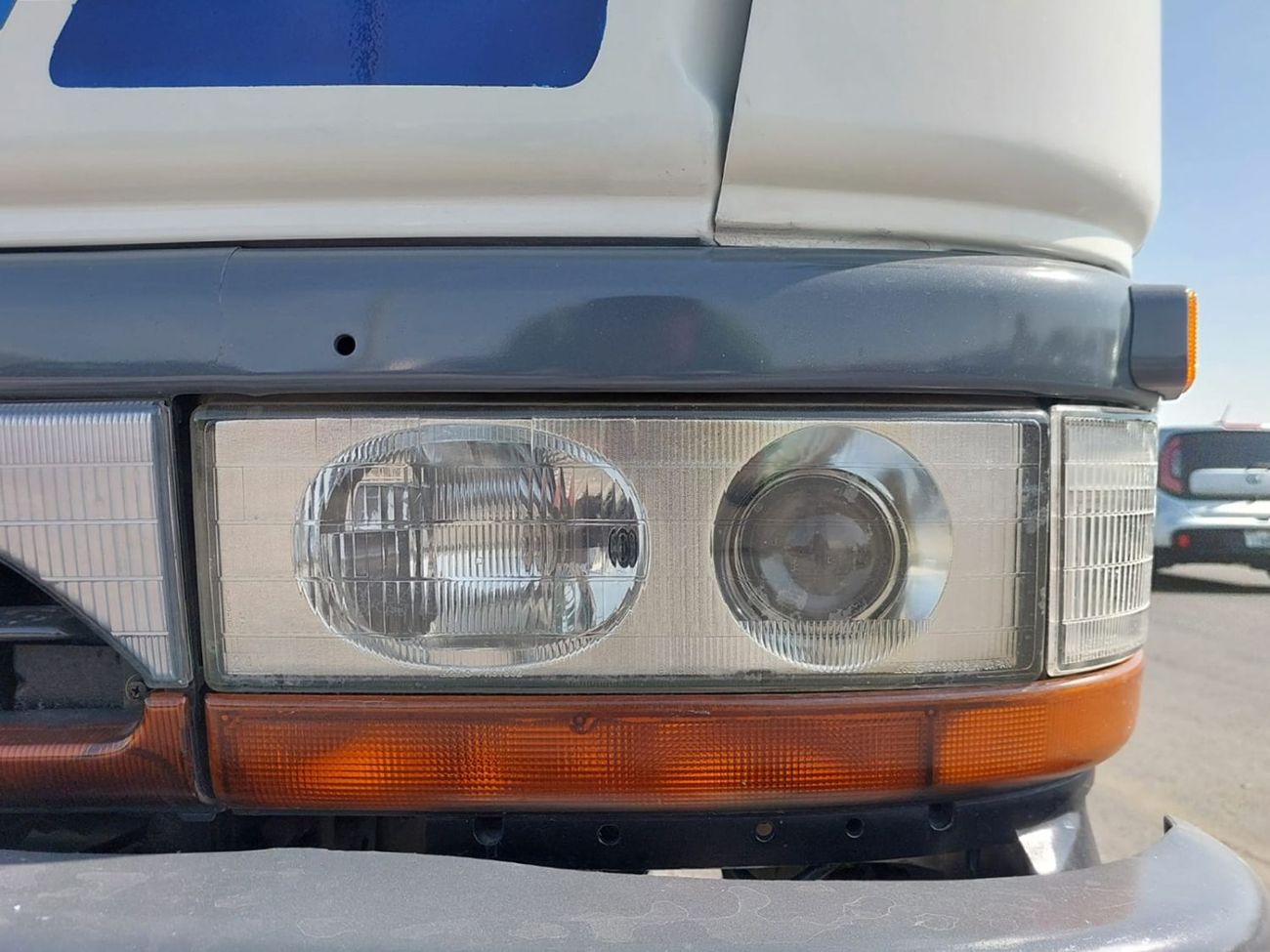 Mitsubishi Fuso Canter MITSUBISHI CANTER TRUCK RHD 1997 MODEL 4.5 L DIESEL MANUAL(PM32294)