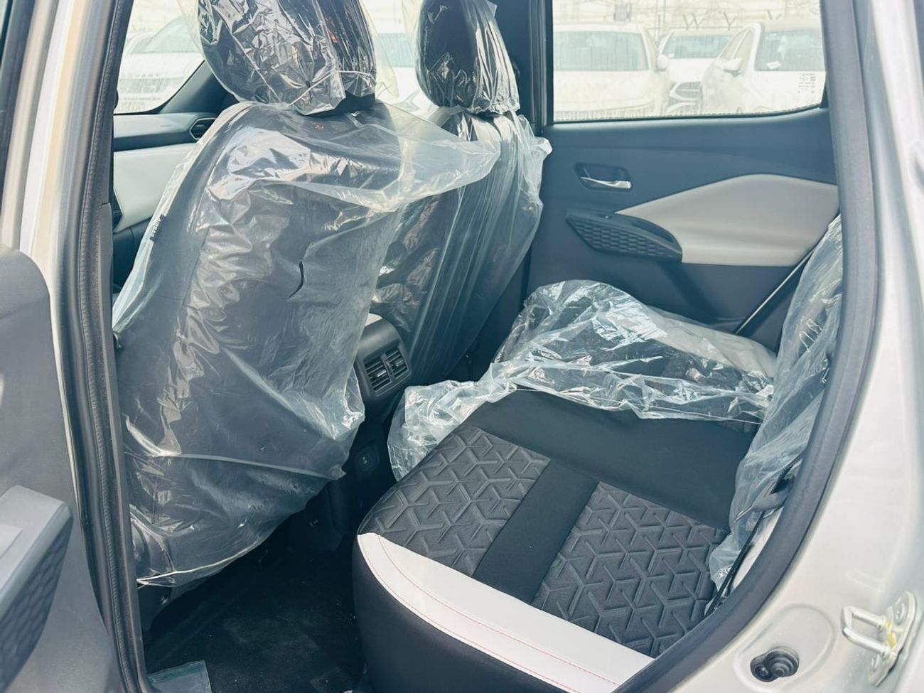 نيسان ماغنيت 1.0L, KEYLESS ENTRY,360 CAMERA, ALLOY WHEELS,MODEL 2025