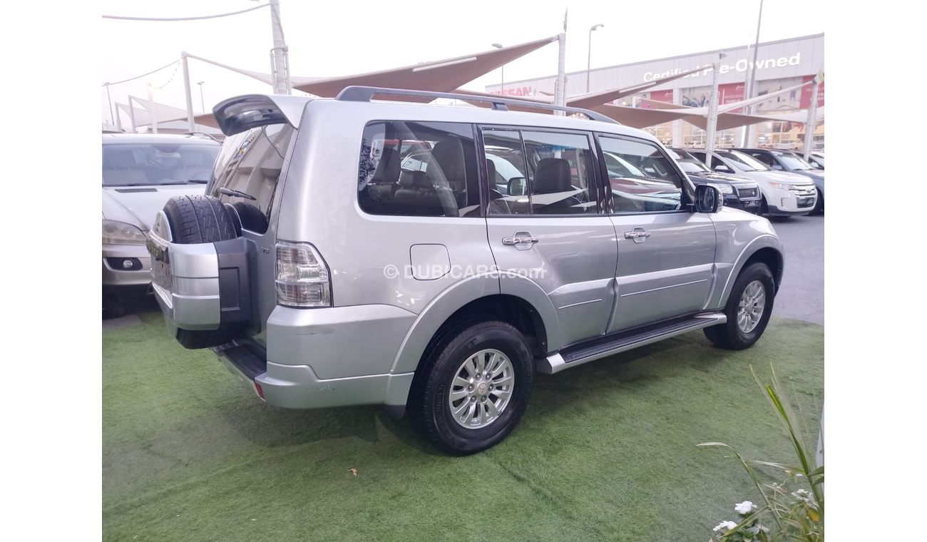 ميتسوبيشي باجيرو خليجى موديل 2013 مثبت سرعة تحكم شاشة كاميرا جلد بحالة ممتازة لاتحتاج لأى مصاريف