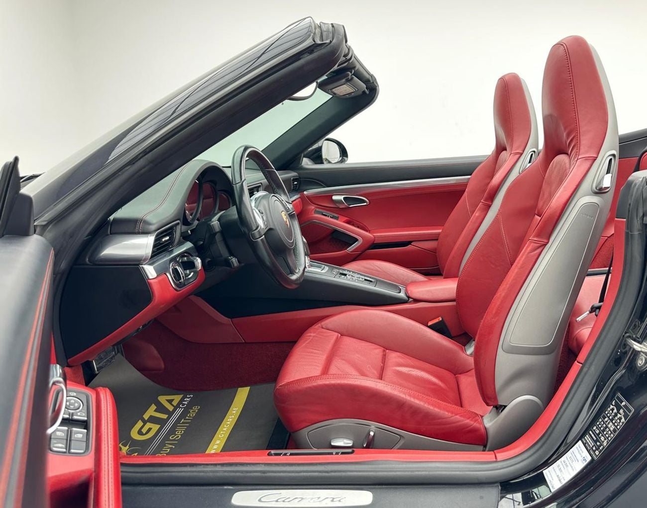 Porsche 911 2015 Porsche 911 Carrera Cabriolet, Full Porsche Service History, Excellent Condition , GCC