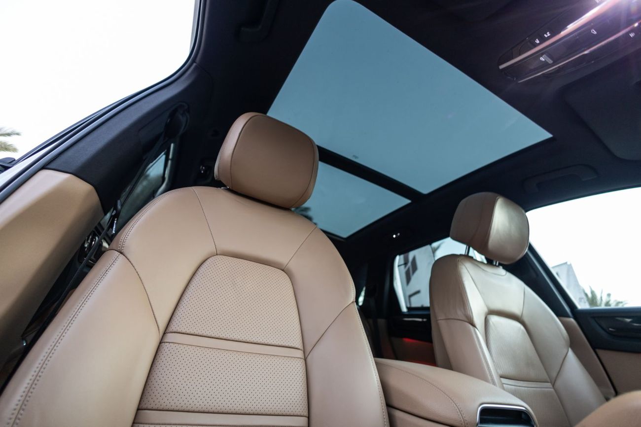 Porsche Cayenne E-Hybrid 3.0L (355 HP)