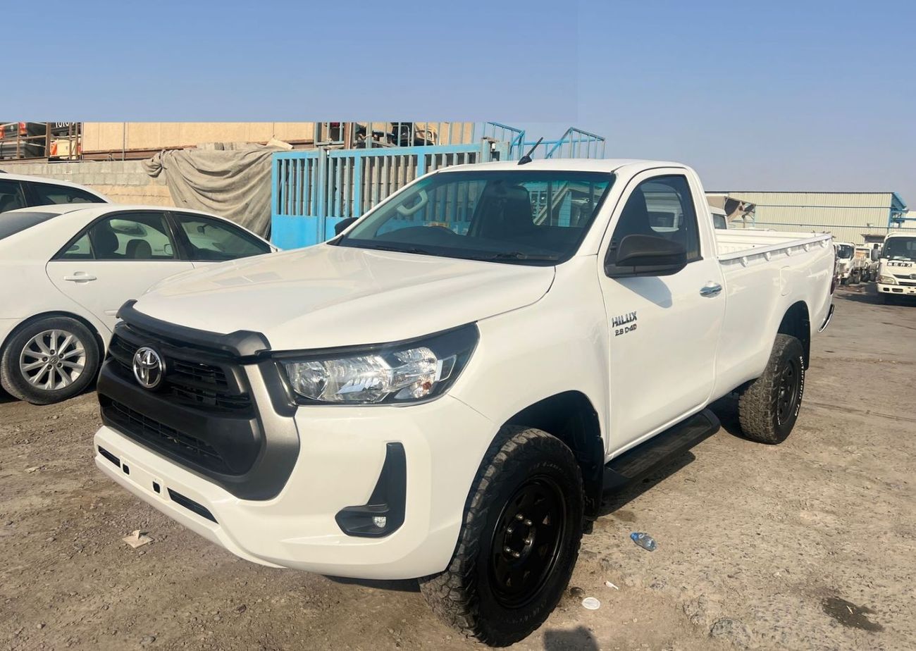 Toyota Hilux 2.8 LITER SINGLE CABIN DIESEL RIGHT HAND ONLY FOR EXPORT