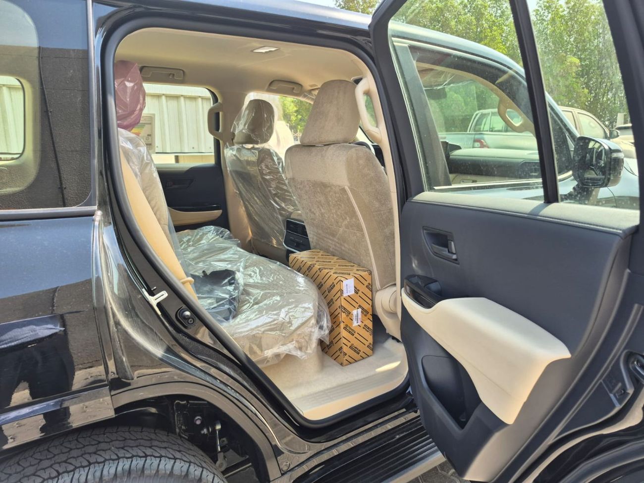 تويوتا لاند كروزر 2026 Toyota Land Cruiser LC300 GXR (without Sunroof) 7-Seater 3.5L V6 Twin Turbo Petrol A/T 4WD Expo