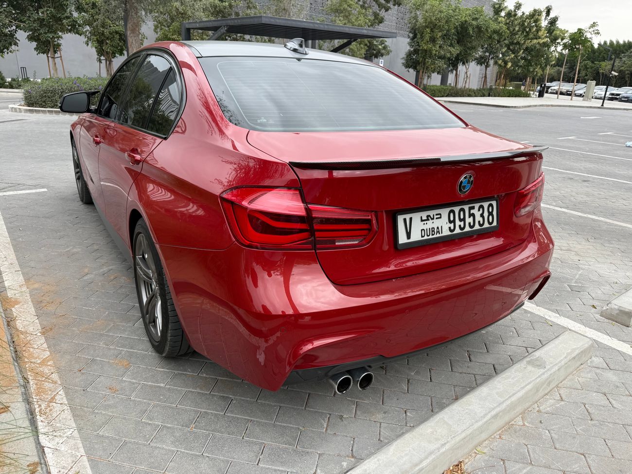 BMW 330i