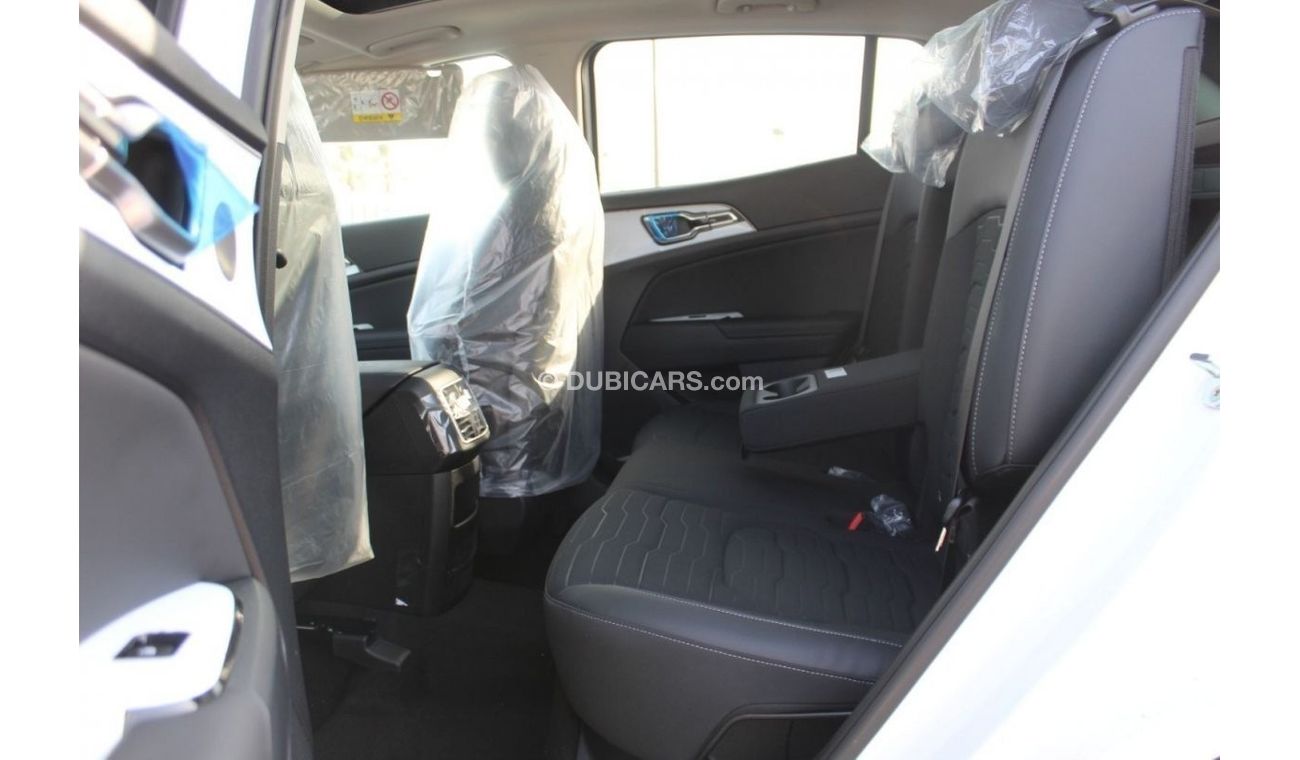 كيا سبورتيج ((High Line)) Turbo 1.6L petrol fwd 2022  white color, heated seats ,Electric tailgate