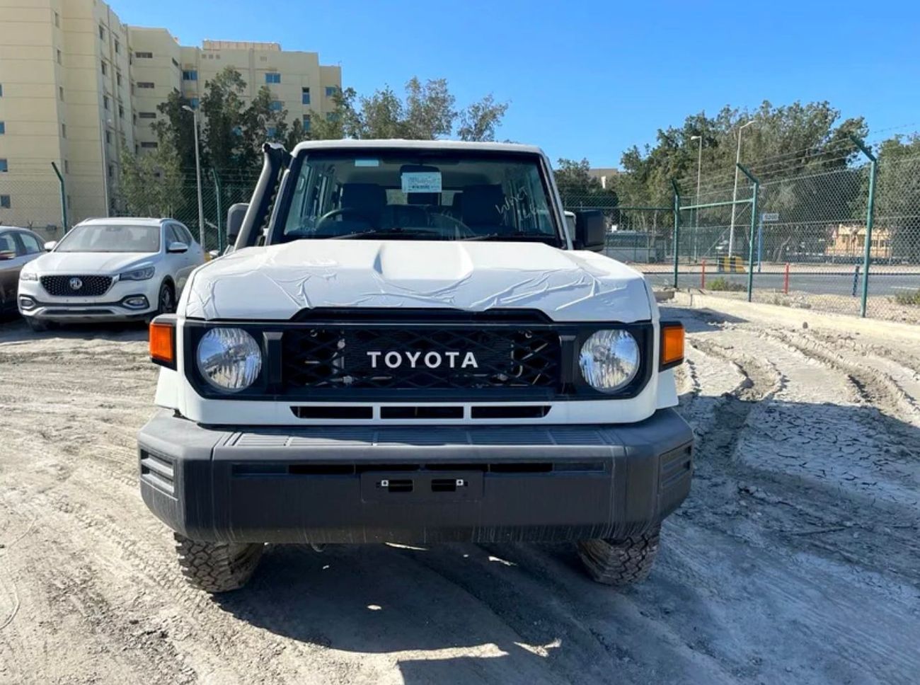 تويوتا لاند كروزر 70 Land Cruiser Hard Top LC76 HARD 2025