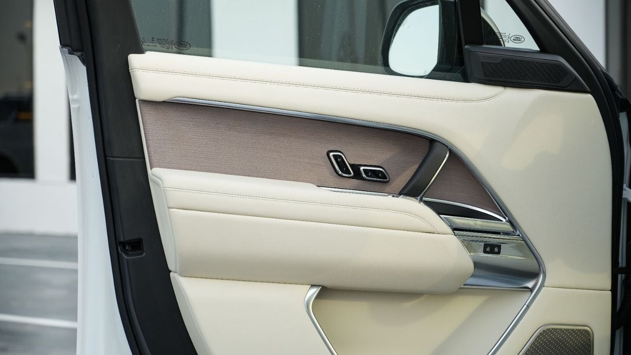 Land Rover Range Rover Autobiography P530 4.4L V8  White Export Price