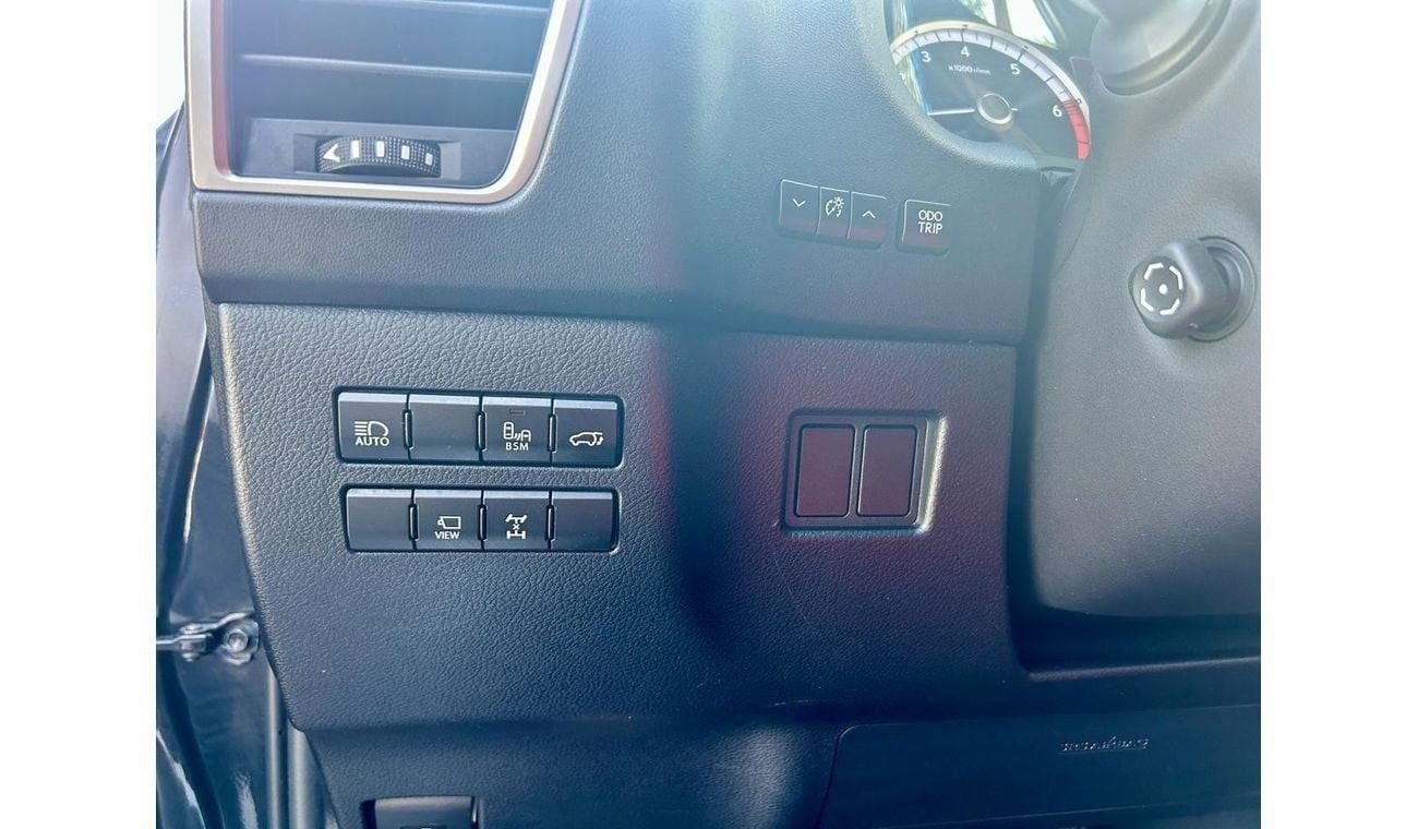 لكزس NX 300 F Sport Platinum 2.0L LEXUS NX300 F-SPORT 2018 GCC LOW MILEAGE SINGLE OWNER IN MINT CONDITION