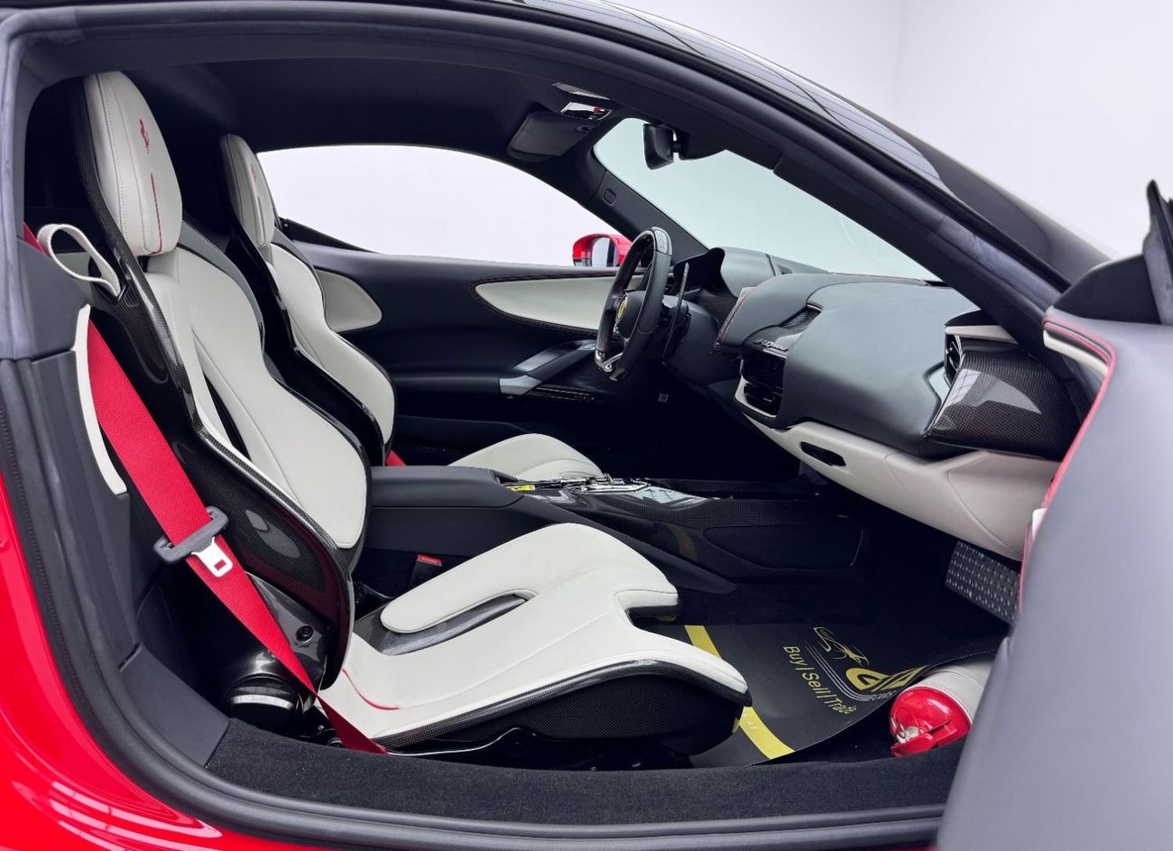 فيراري SF90 ستراديل 2023 Ferrari SF90 Stradale, 2026 Ferrari Warranty, 2030 Ferrari Service Pack, Very Low Kms, GCC