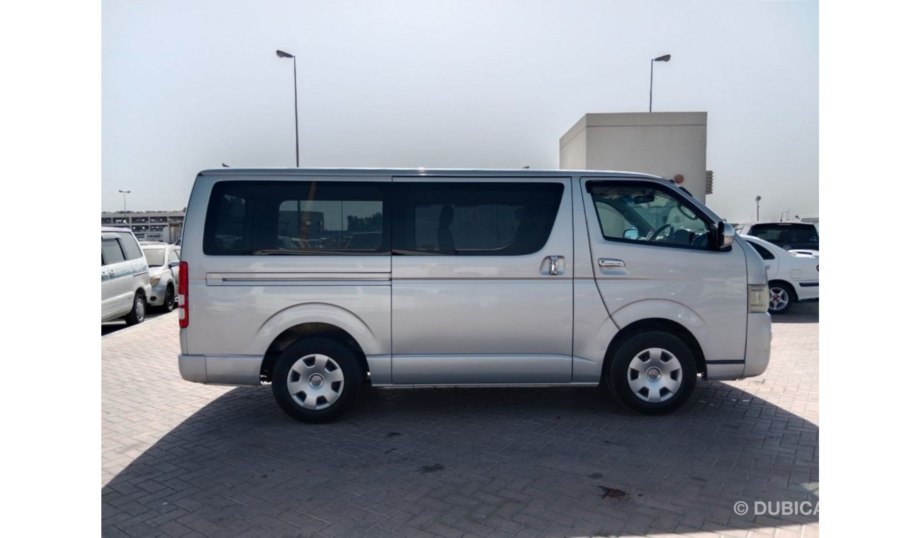 تويوتا هاياس TOYOTA HIACE VAN RIGHT HAND DRIVE (PM1362)