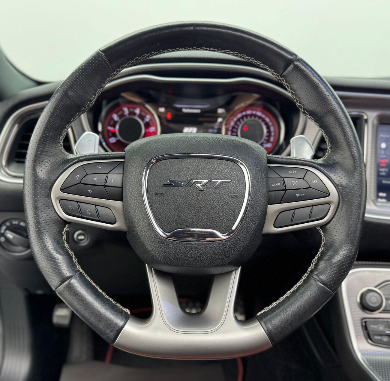 Dodge Challenger SRT Hellcat 6.2L (707 HP) 2019 Dodge Challenger SRT Hellcat, 1 Year Warranty, Agency Full Service Hi