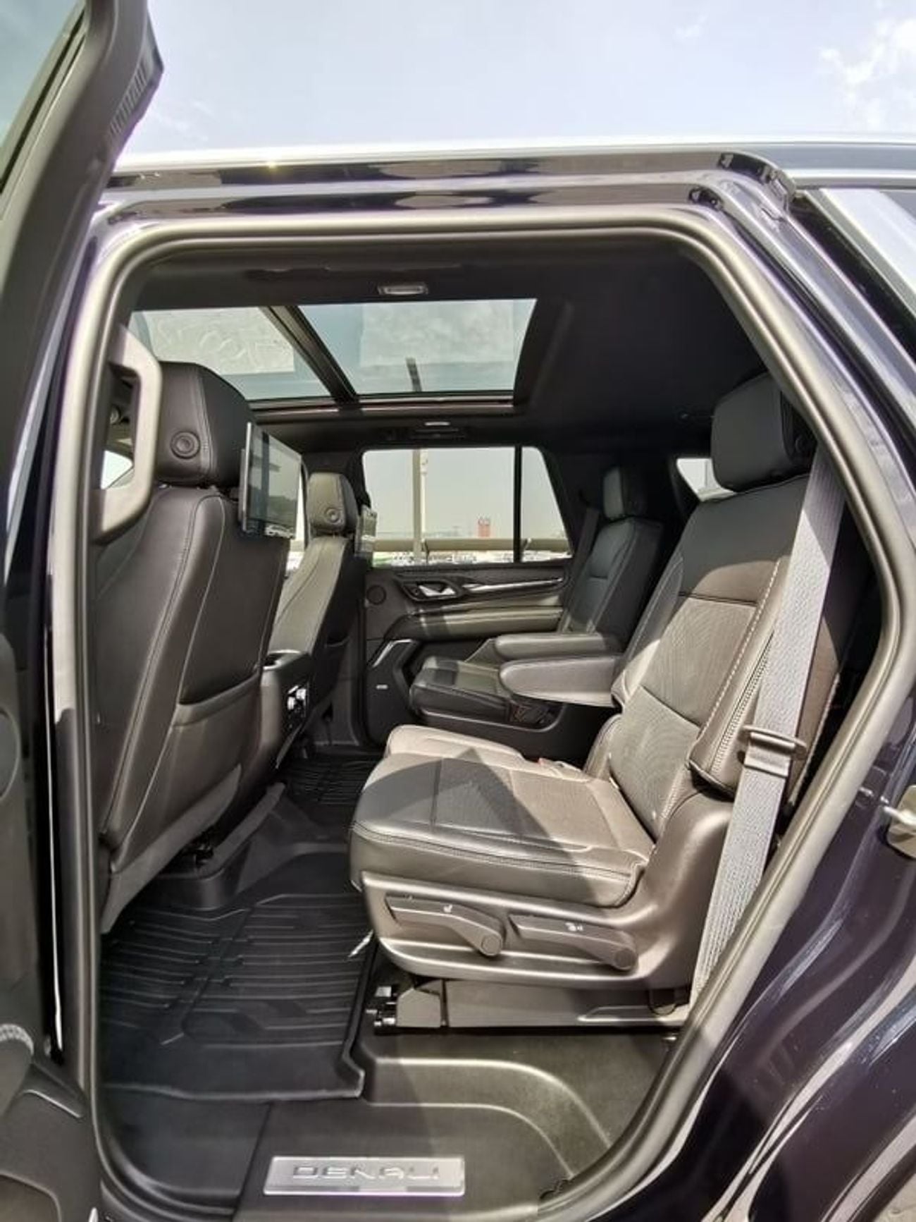 GMC Yukon GMC Denali Diesel - 2022 - Dark Blue