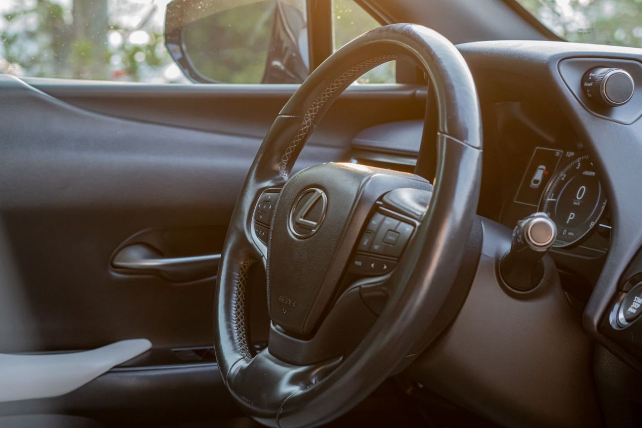 لكزس UX 200 Premier 2.0L (169 HP)