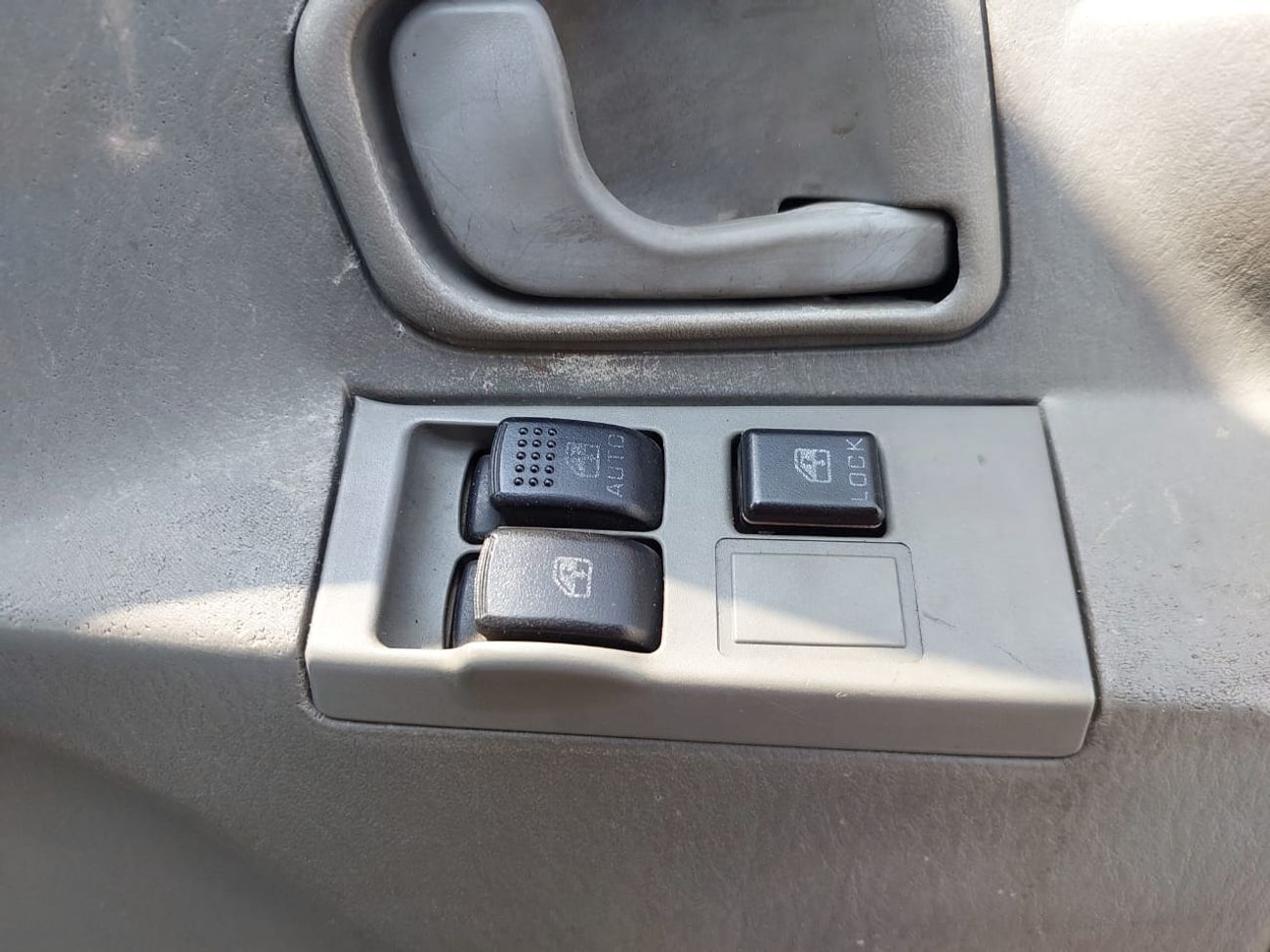 ميتسوبيشي فوسو كانتير MITSUBISHI CANTER TRUCK RHD 1994 MODEL 4.5 L DIESEL MANUAL(PM00627)