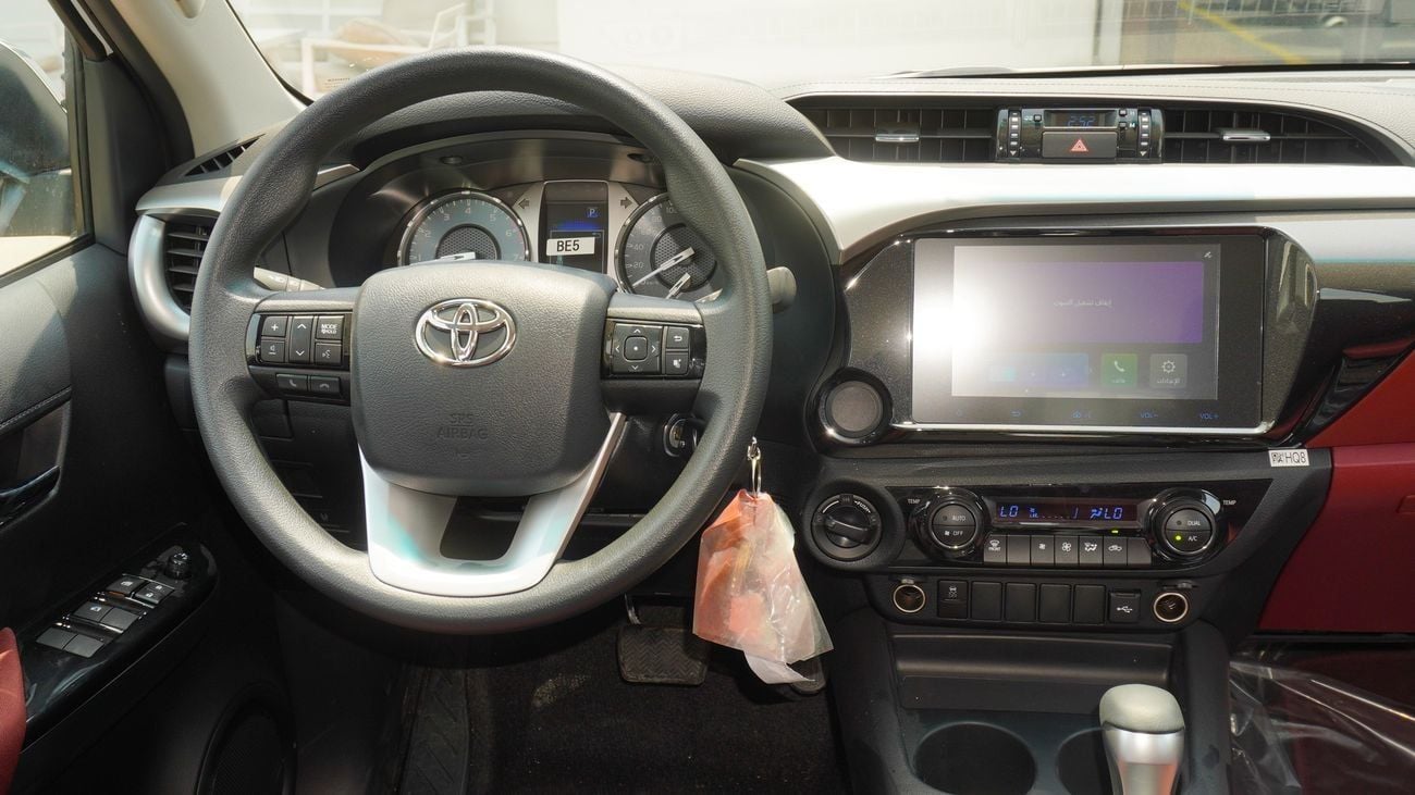 تويوتا هيلوكس SR5  2.7L  4WD A/T FULL 2025