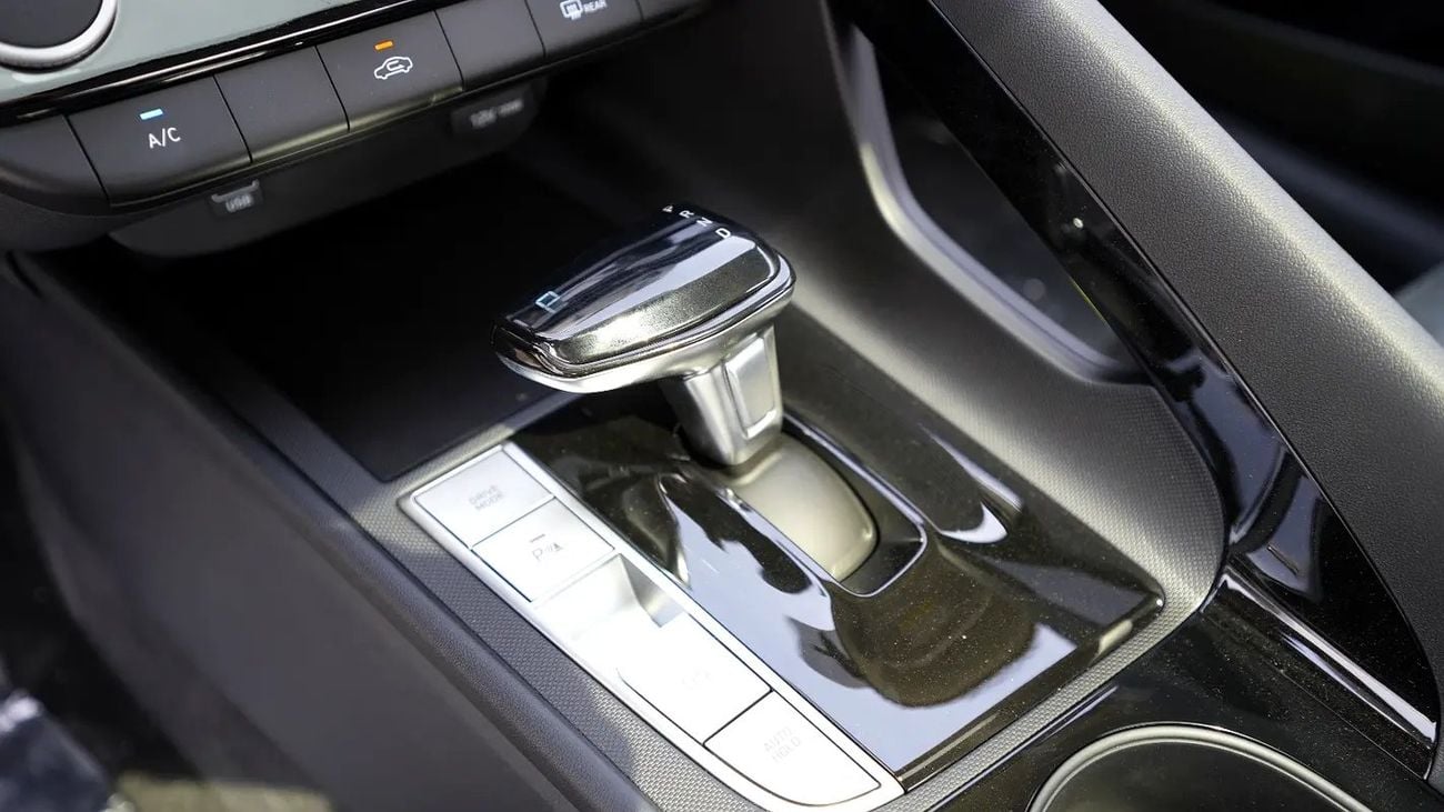 Hyundai Elantra COMFORT 1.5L CHINESE SPECS BRAND