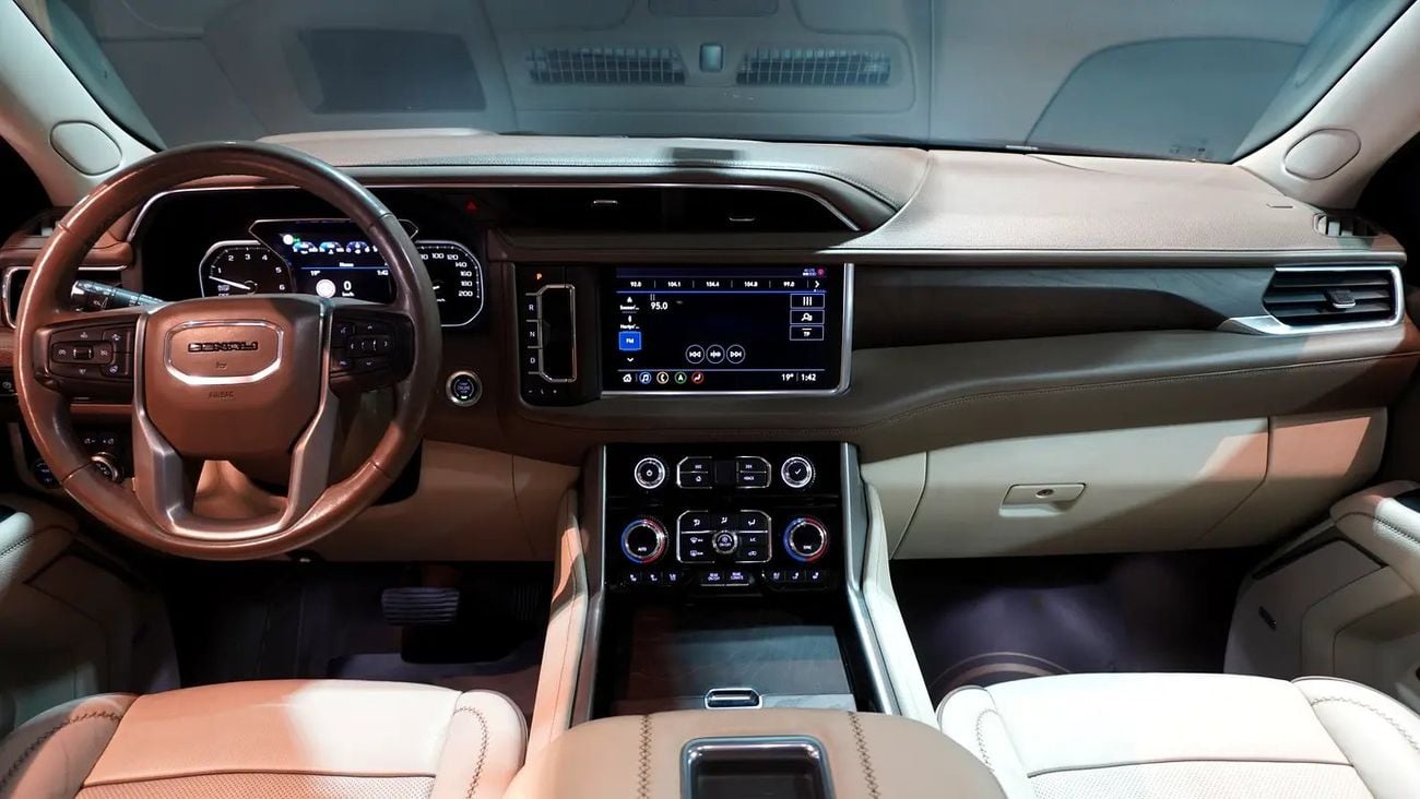 جي أم سي يوكون Denali 6.2L Denali | GCC | 7seaters