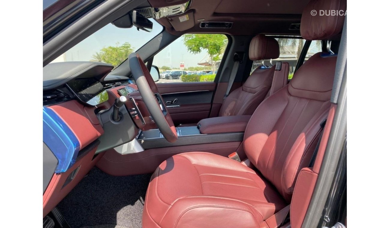 لاند روفر رينج روفر GCC SPEC UNDER WARRANTY AND SERVICE CONTRACT