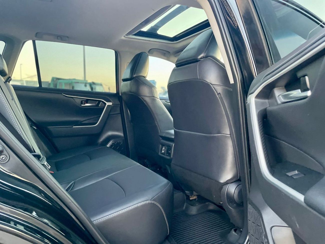 Toyota RAV4 2021 Toyota Rav4 Limited Edition Full Option+ 2.5L V4 With Radar & Sensor - Heat Cool Seats - 20,400