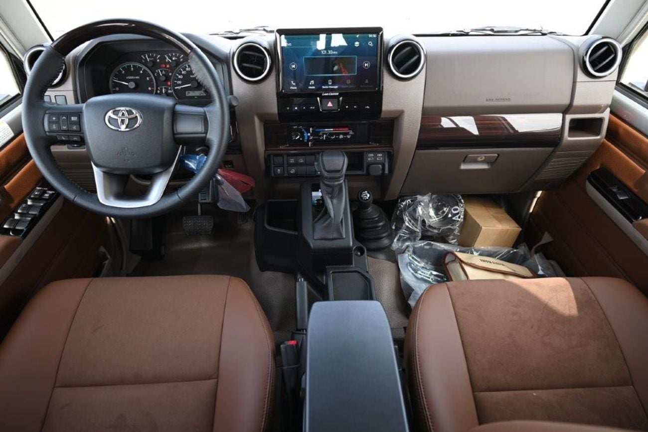 تويوتا لاند كروزر بيك آب 79 2.8L 4wd-Top option