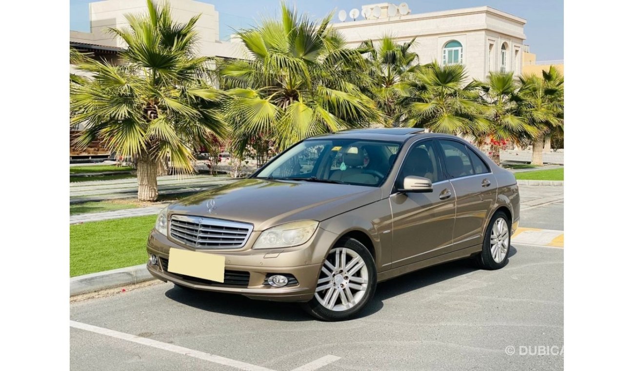 Mercedes-Benz C200 Mercedes - BENZ C200 KOMPRESSOR || GCC || Very Well Maintained