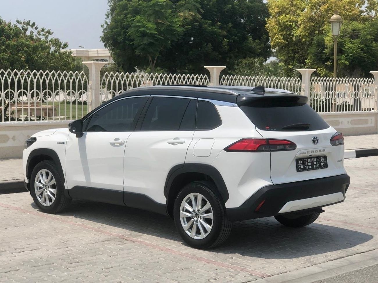 تويوتا كورولا كروس Top OF Range Corolla Cross 1.8L 2023 GCC (Hybrid) FULL OPTION