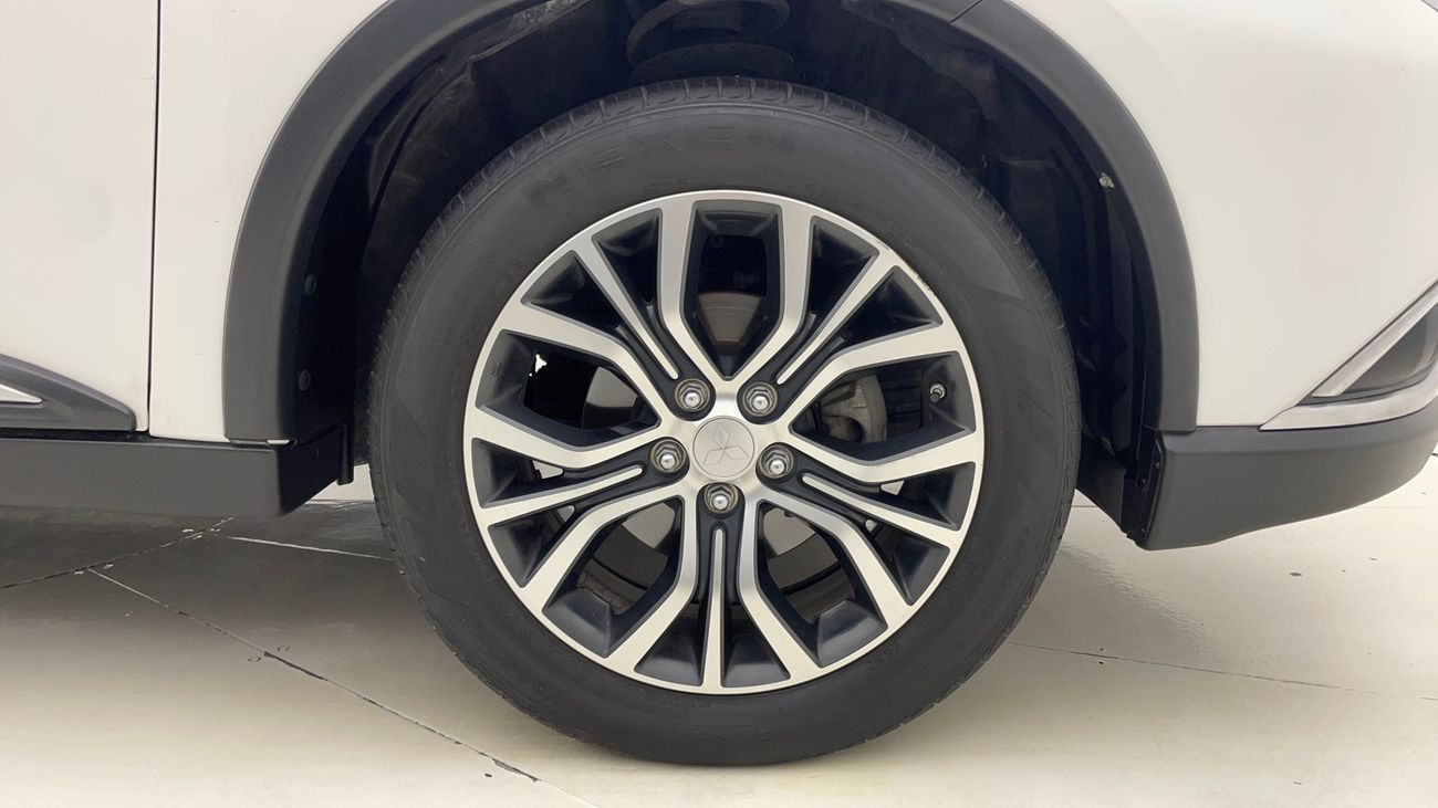 ميتسوبيشي آوتلاندر GLX MID 2.4 | بدون دفعة مقدمة | اختبار القيادة في المنزل