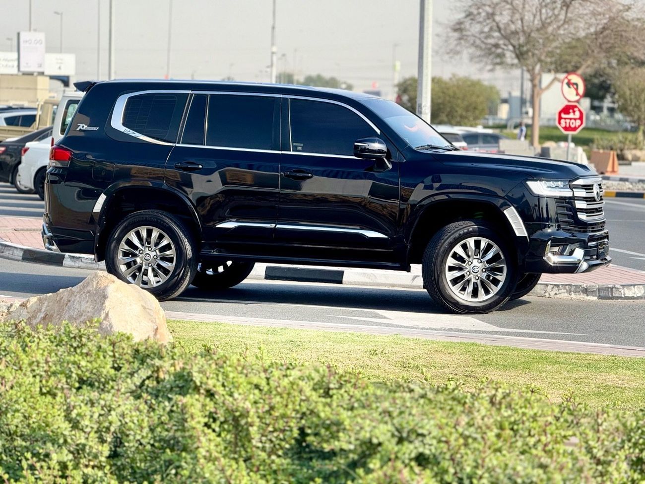 تويوتا لاند كروزر Toyota Land Cruiser V6 model 2019 fuel petrol interior and exterior 2025