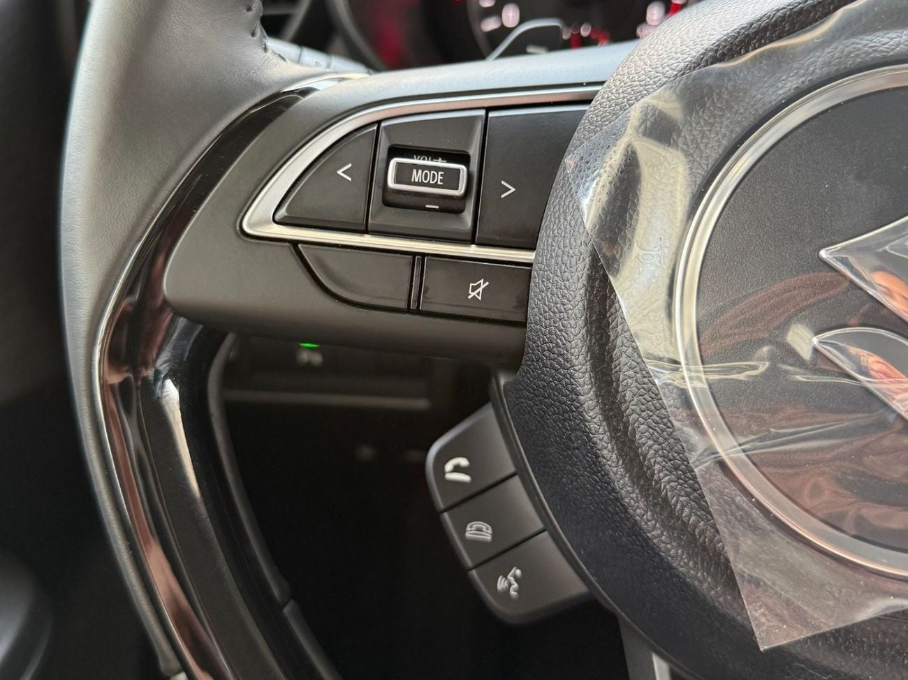 Suzuki Swift SWIFT 1.2 GLX 2-tone **EXPORT ONLY**التصدير فقط خارج الخليج**