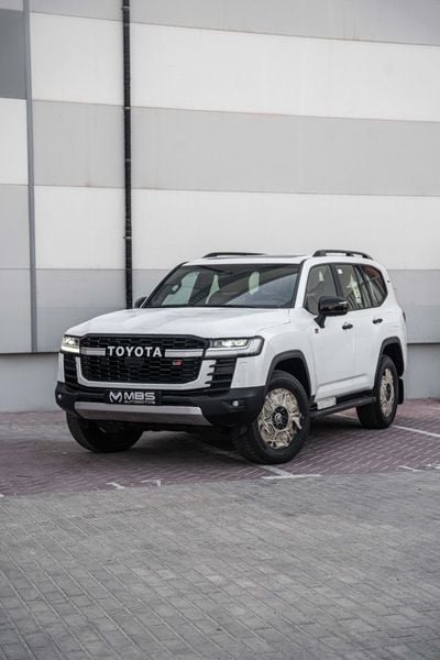 تويوتا لاند كروزر LC300 GR SPORT 3.3L DIESEL FULL OPTION WITH MBS AUTOBIOGRAPHY VIP MASSAGE SEAT AND ROOF STAR LIGHT
