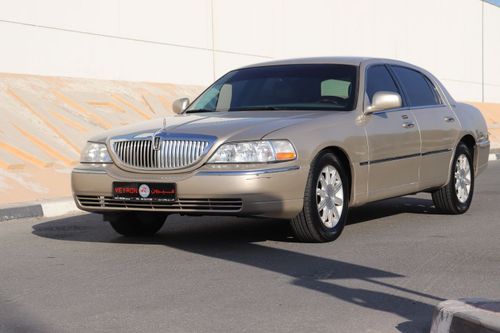 Lincoln Town Car NEW ARRIVAL FREE REGISTRATION EXCELLENT CONDITION
