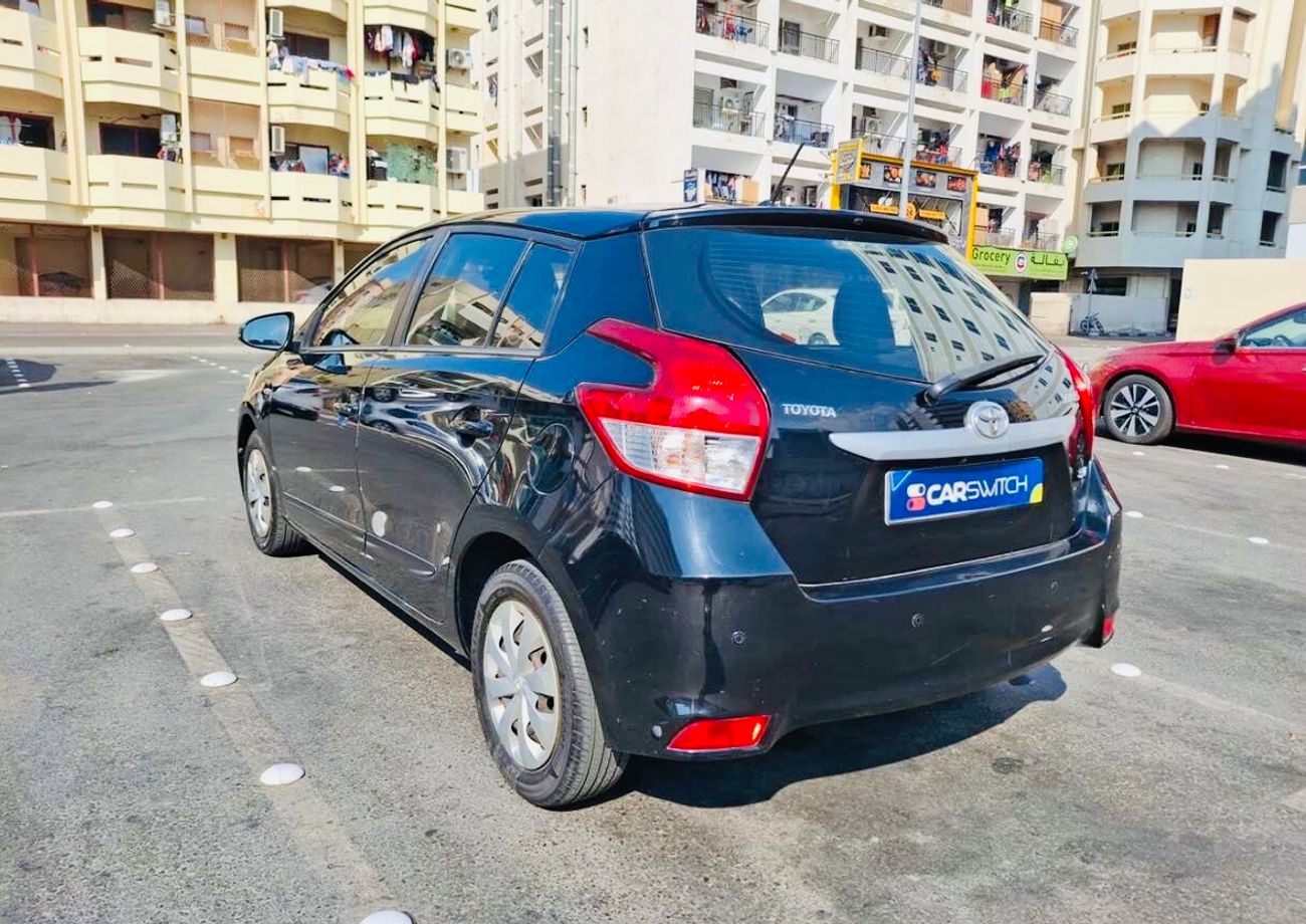 تويوتا يارس Toyota Yaris 2016 GCC free accident perfect conditions and additional accessories smart screen GPS b