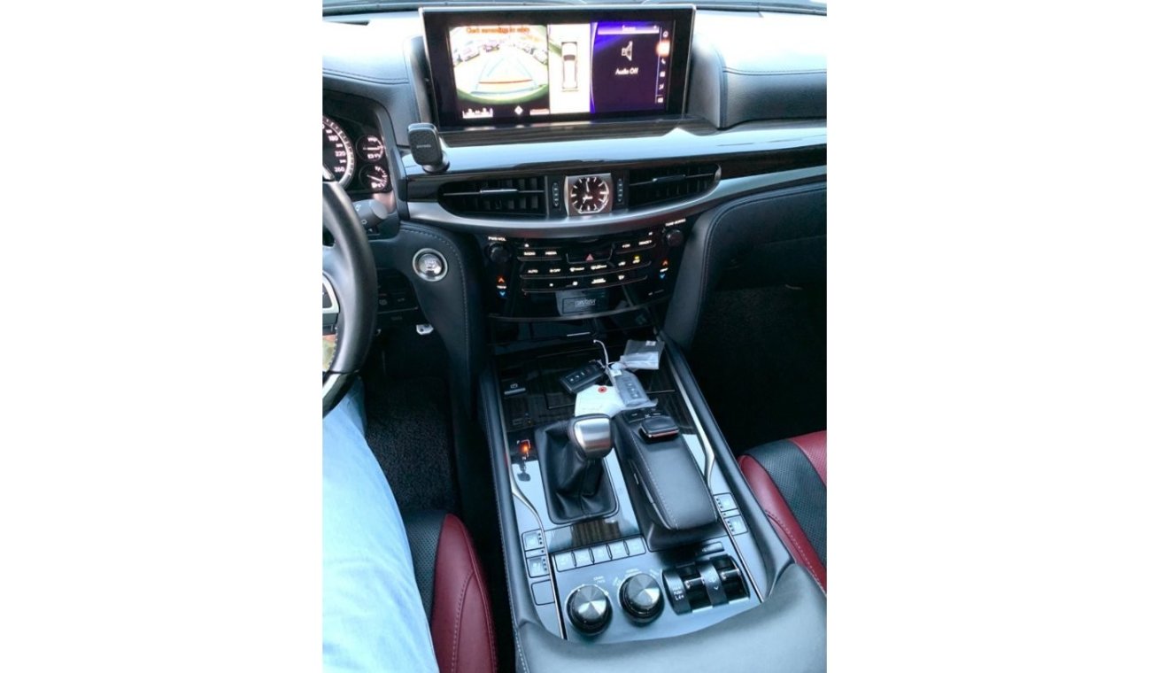 Lexus LX 570 Platinum Signature