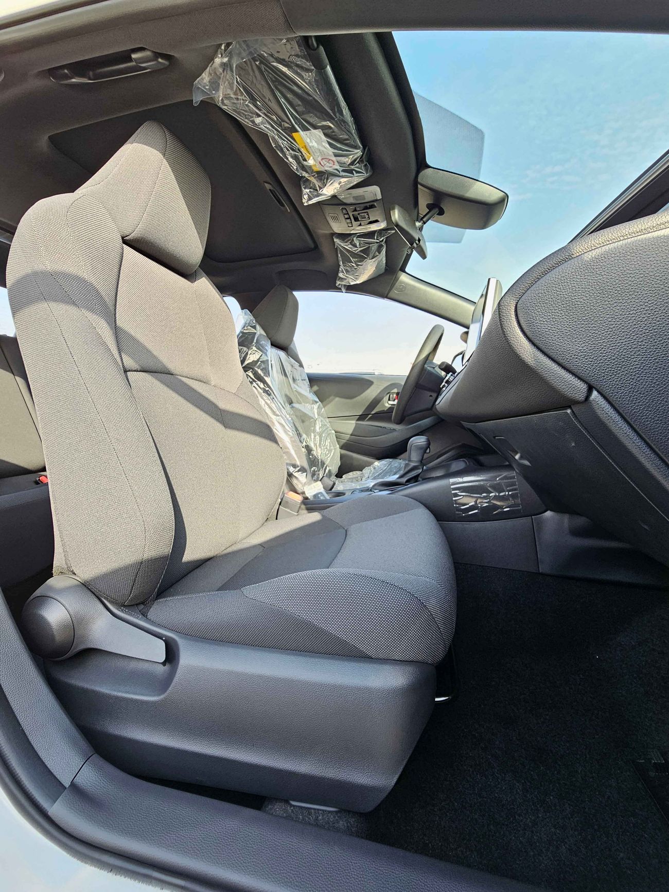 تويوتا كورولا 1.2 Turbo, Push Start, Sunroof, Dvd+Camera (HIGH OPTION)