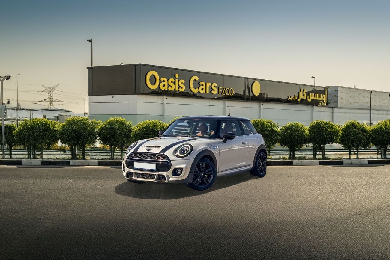 ميني كوبر إس JCW Kit 2022 Full Service History GCC Low Mileage 2.0L Turbo 4 Cylinders