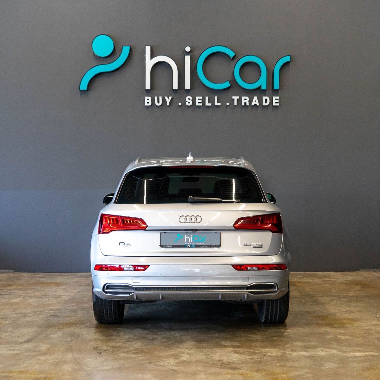 Audi Q5 AED 2,011 pm • 0% Downpayment • Audi Q5 45TFSI S-Line • 1 Year Warranty