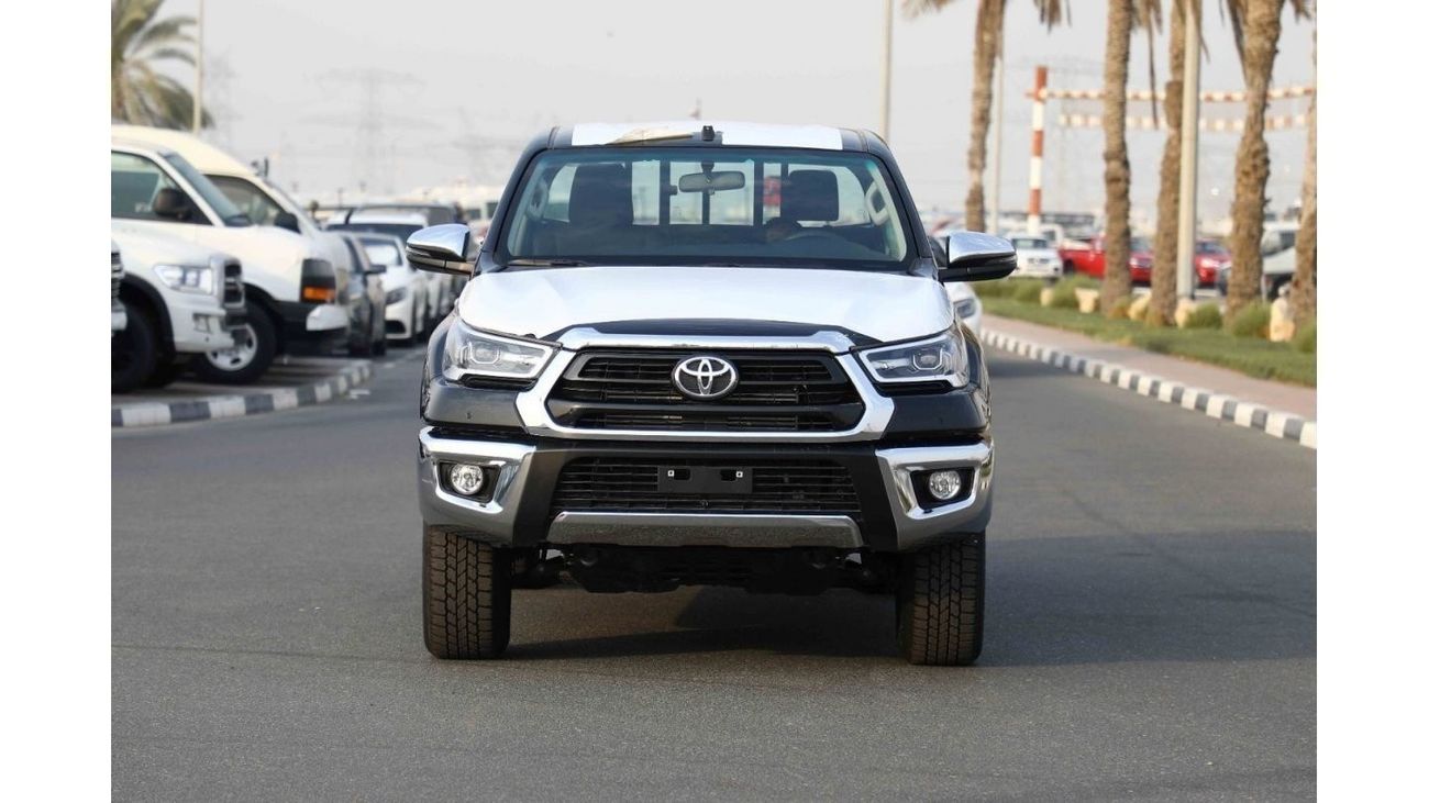 Toyota Hilux 2023 Toyota Hilux 4x4 DC 2.8 SR5 - Black inside black | Export Only