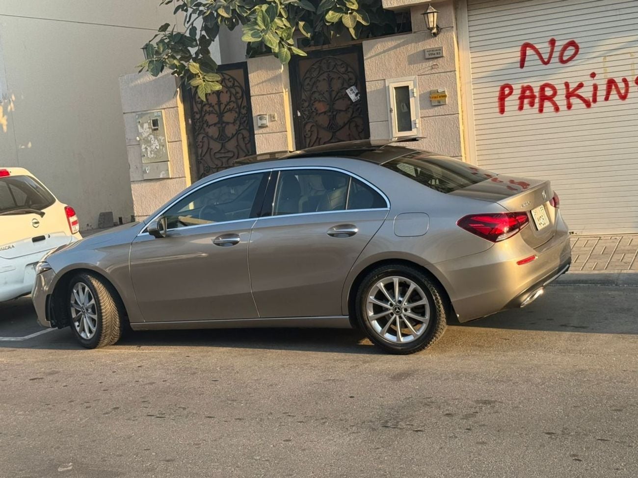 Mercedes-Benz 220 160000