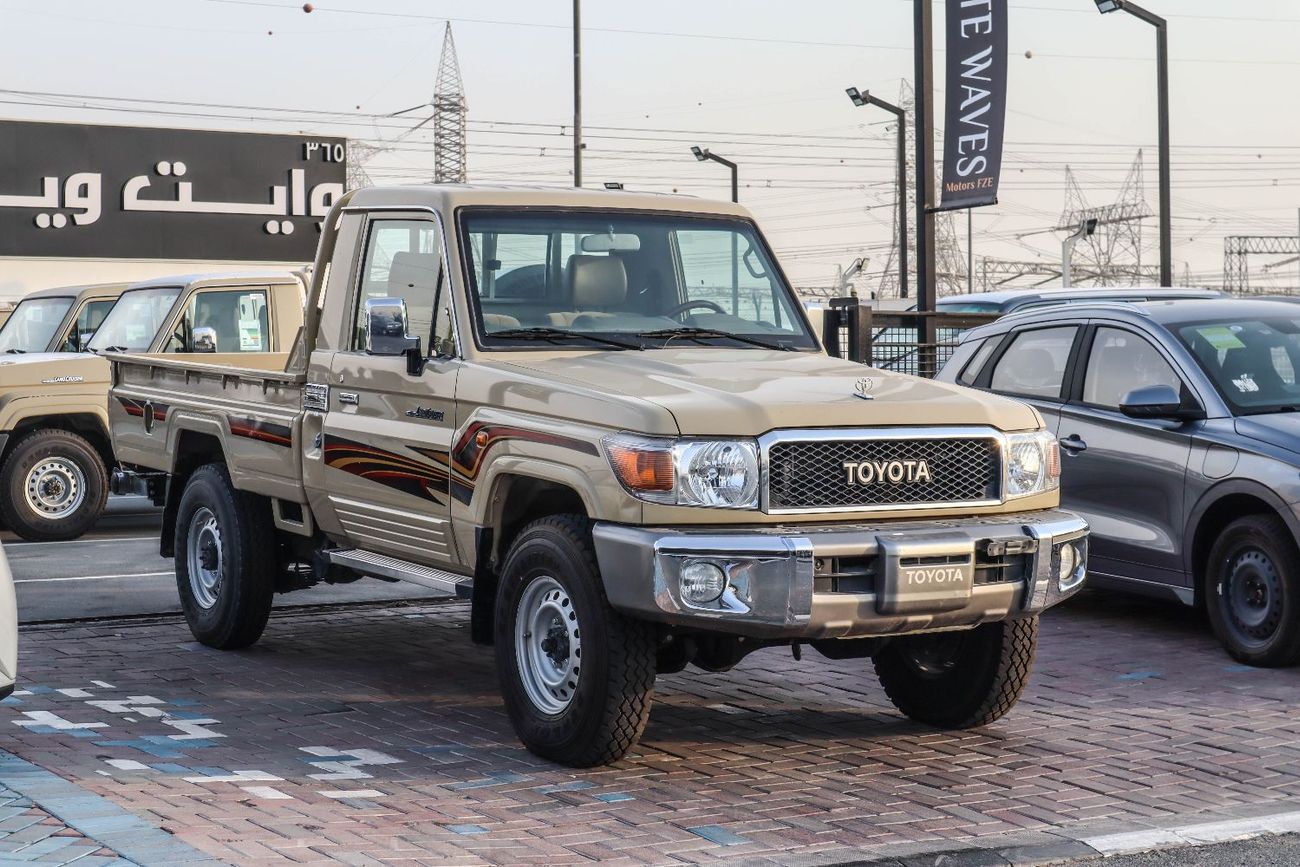 تويوتا لاند كروزر بيك آب Std 4.0L Single Cab Utility 4WD