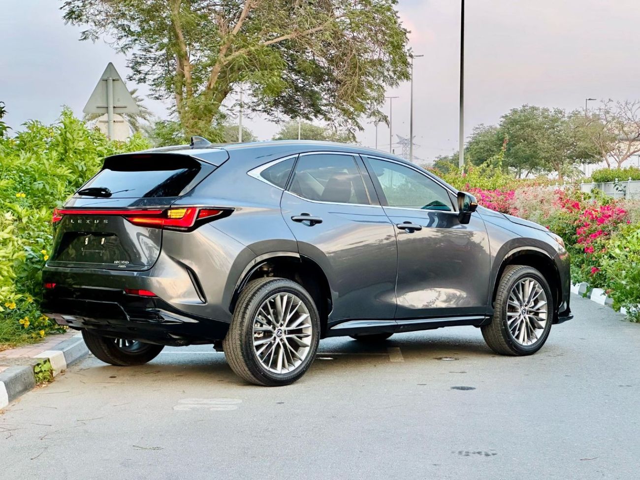 Lexus NX350 Luxury AWD Full Option