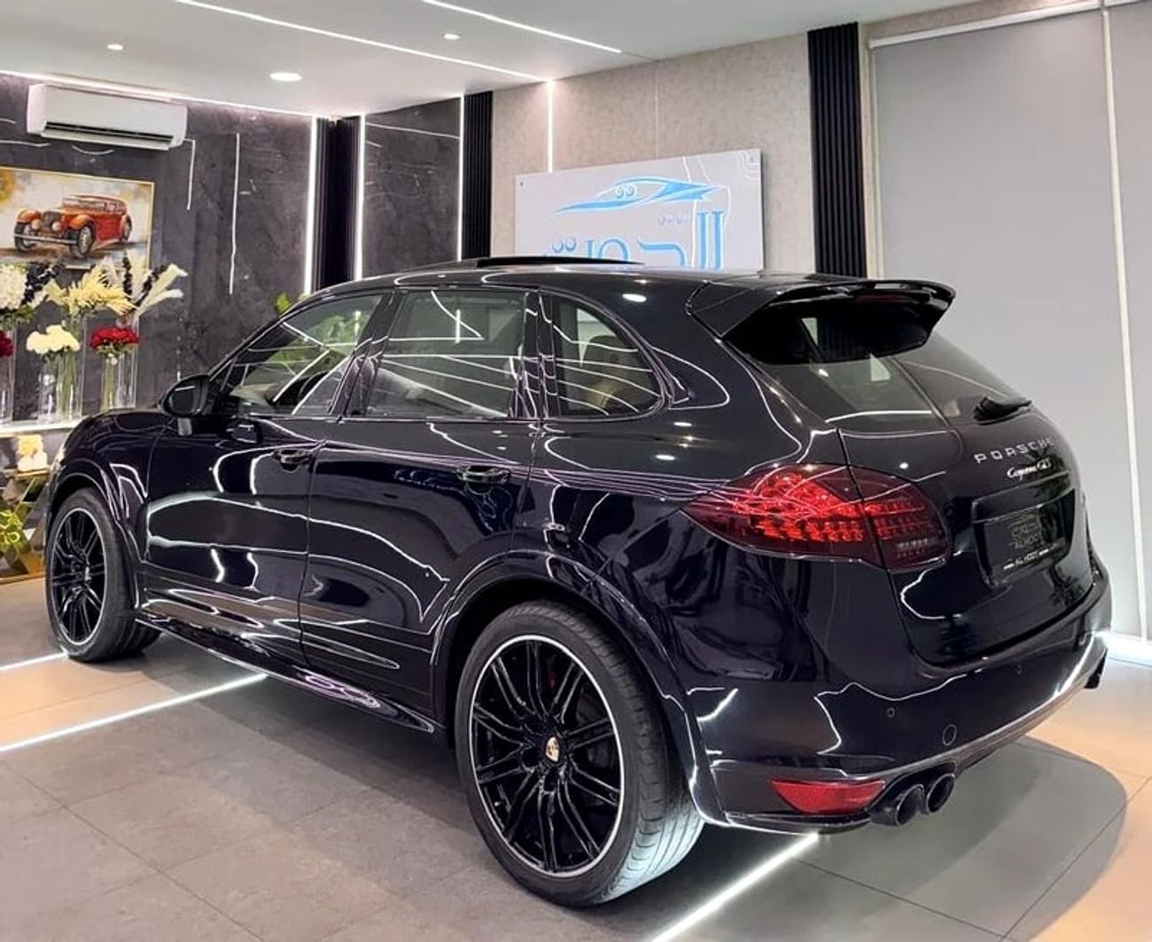 Porsche Cayenne BEAUTIFUL BLACK GTS || FULL OPTIONS || GCC || FREE ACCIDENTS || WELL MAINTAINED