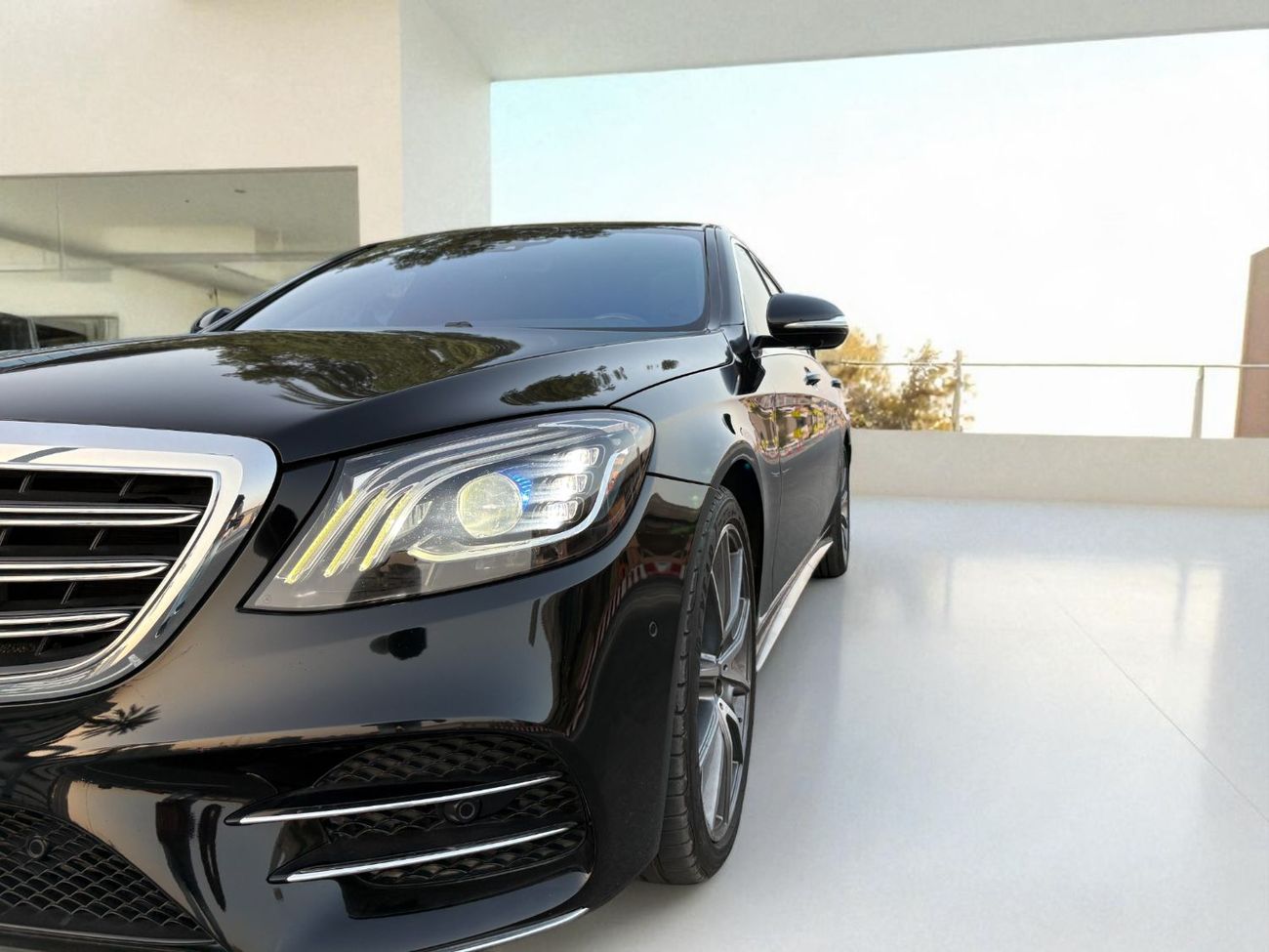 Mercedes-Benz S 560 Std 4.0L (463 HP) 4MATIC V8 BITURBO | 2018 | GCC SPECS | AED 2,220 per month