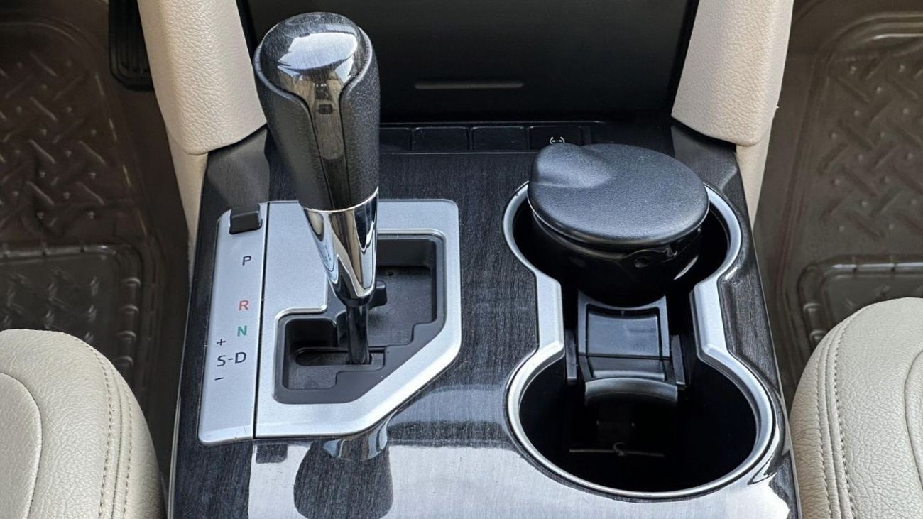 تويوتا كامري Platinum | 2.5L Petrol | GCC | Full Service History