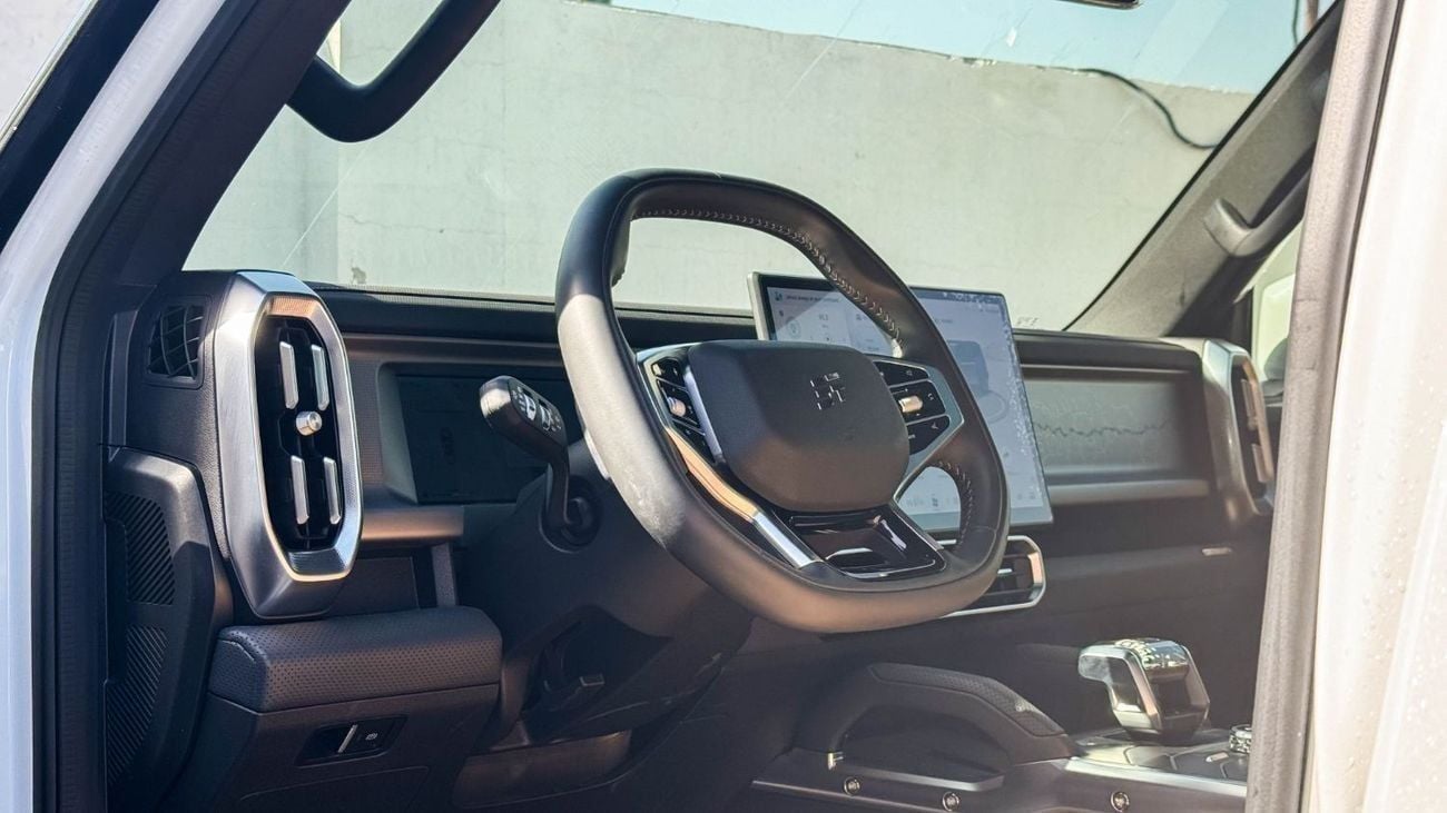 Jetour T2 Luxury 2025 GCC Low Mileage 2.0L Turbo 4 Cylinders