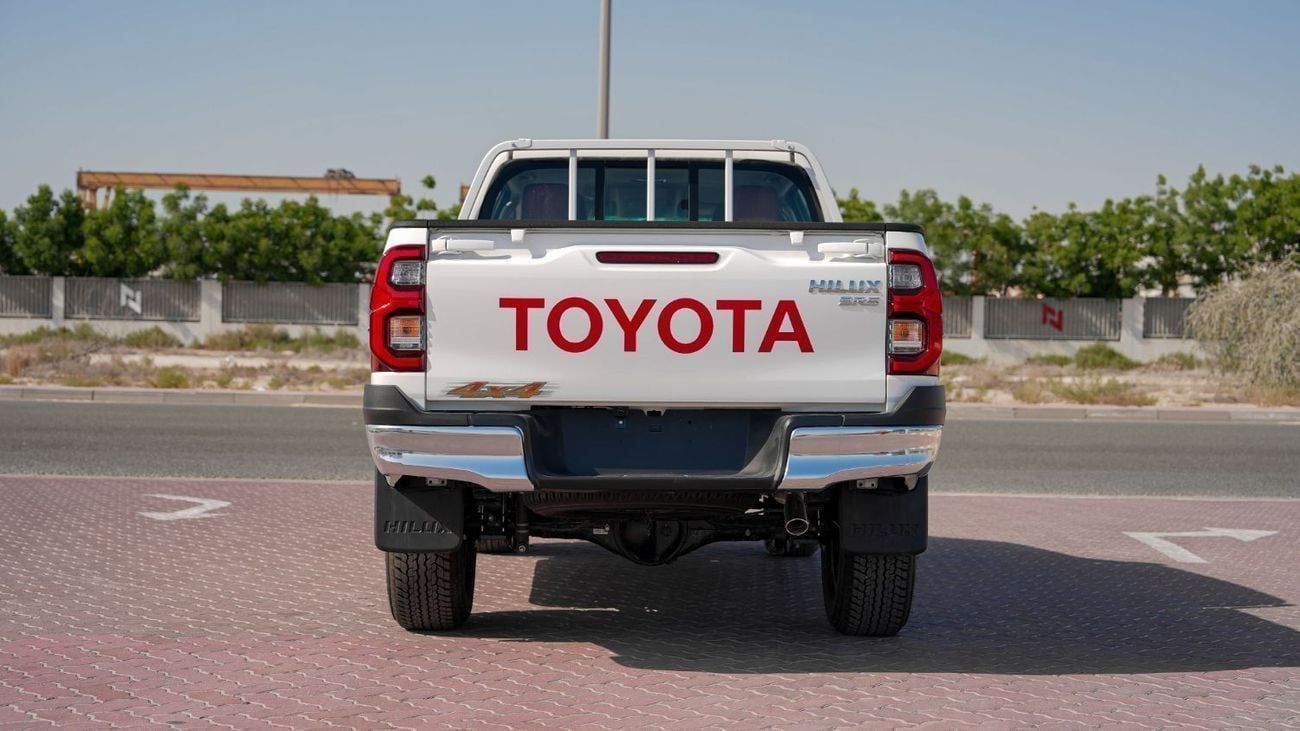 تويوتا هيلوكس 2025 Toyota Hilux GLX 2.7 - White Inside Maroon | Export Only